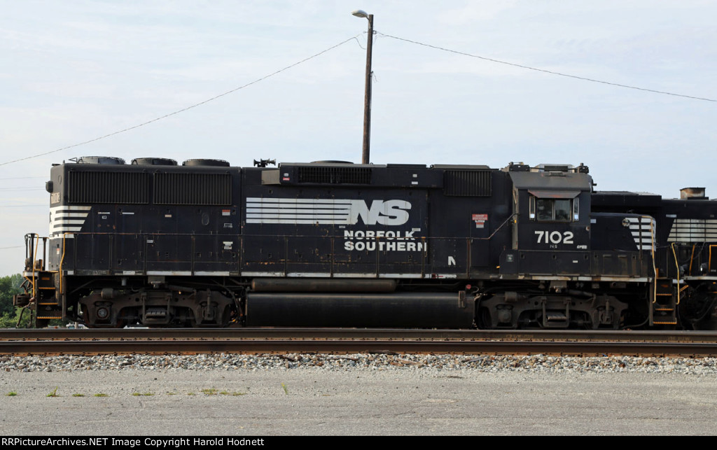 NS 7102